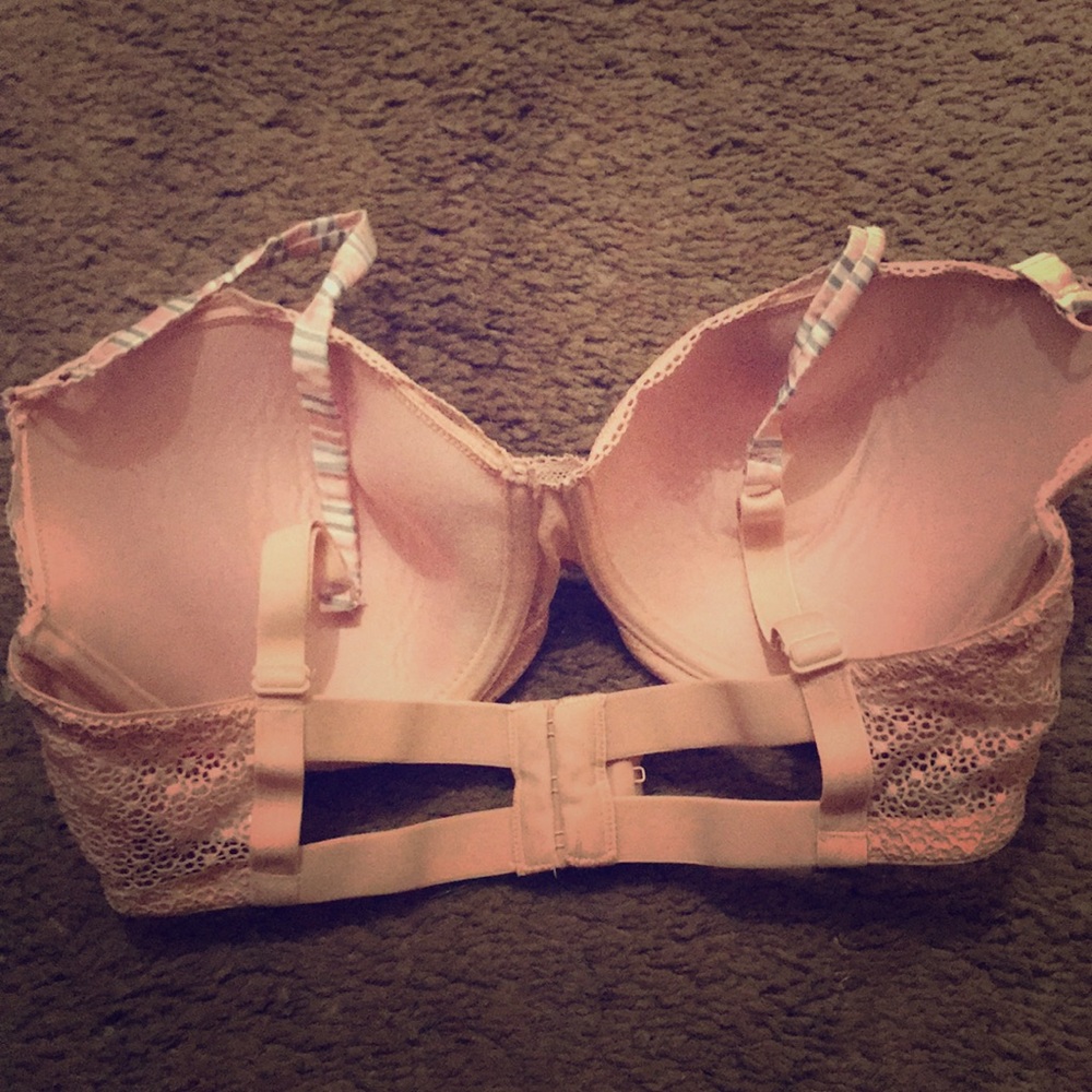 34D bra